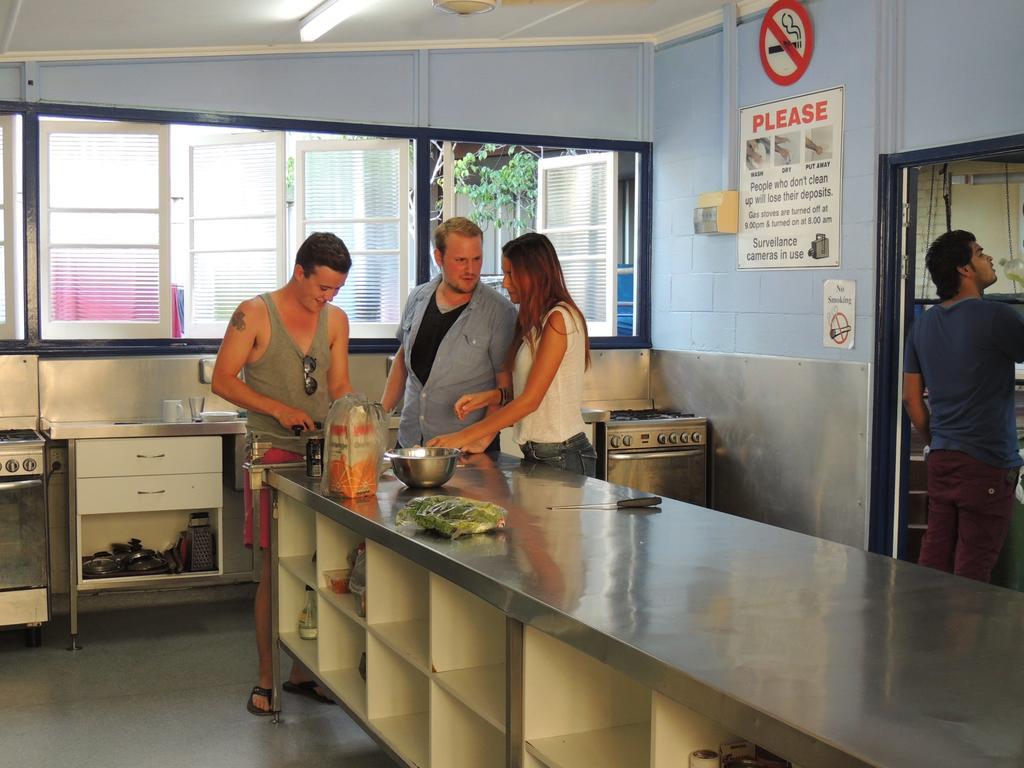 Reef Lodge Backpackers Таунсвил Екстериор снимка